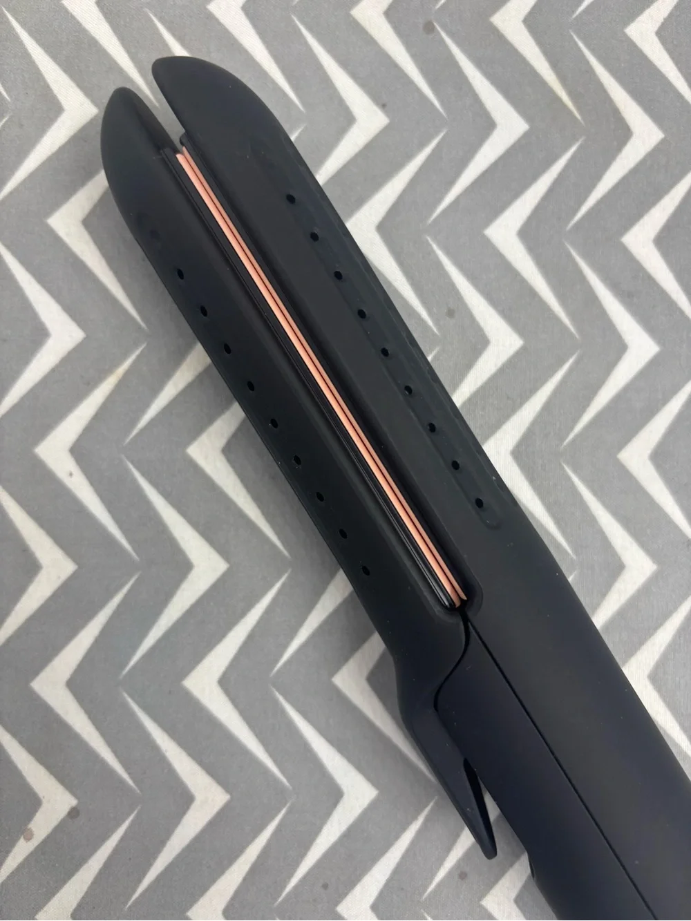 FoxyBae 2-In-1 AirFlow Flat Iron / curling Styler New in Box